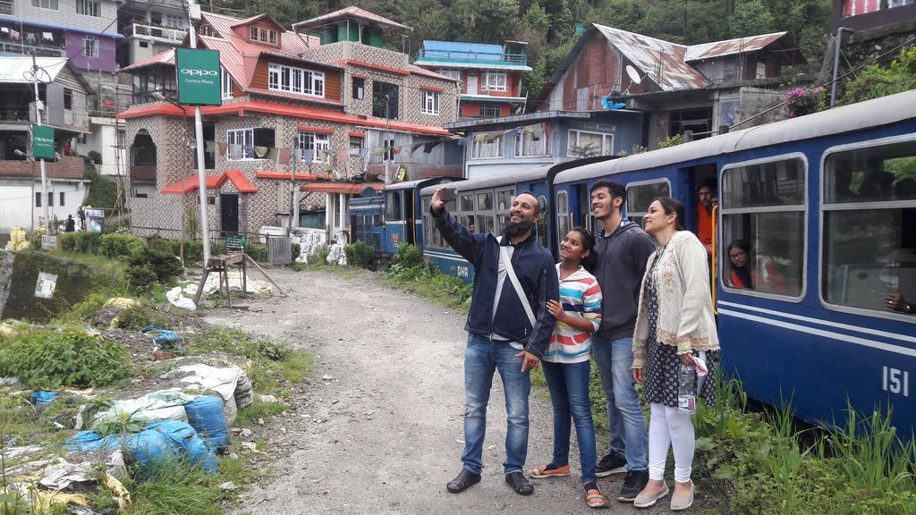 Tharbaling Homestay Дарджилинг Экстерьер фото